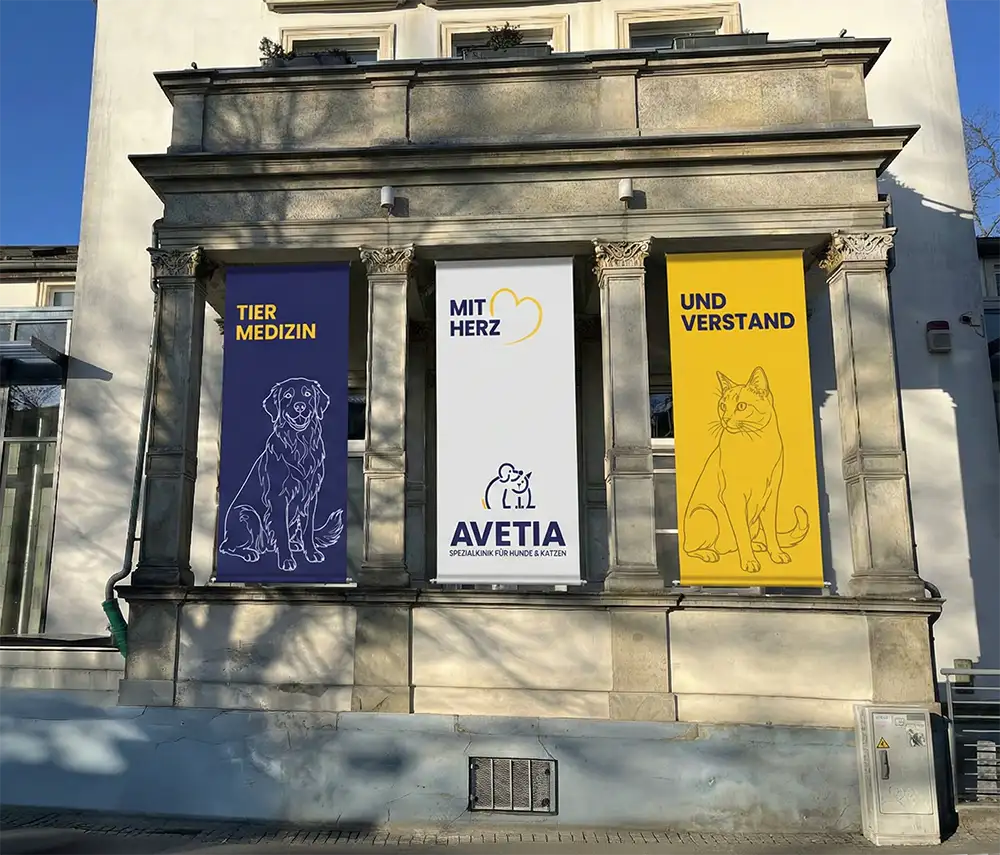 Gebäude mit Bannern